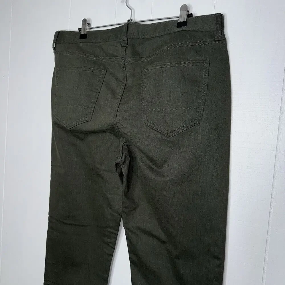 Banana Republic Men’s Travel Jean Athletic Fit Green Size 34x32 NWOT